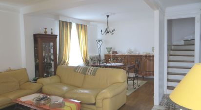 House 7 rooms of 132 m² in Villeneuve-le-Roi (94290)