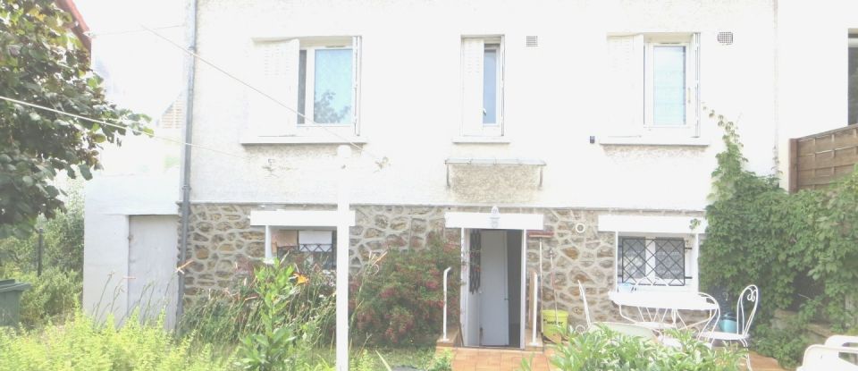 House 7 rooms of 132 m² in Villeneuve-le-Roi (94290)