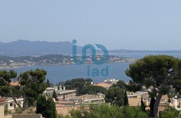 House 9 rooms of 210 m² in Bandol (83150)