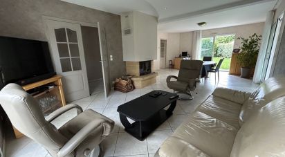 House 6 rooms of 145 m² in Loire-Authion (49630)
