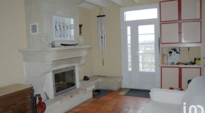 House 5 rooms of 122 m² in Bourg (33710)