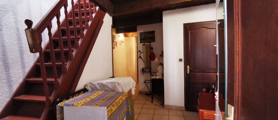House 4 rooms of 73 m² in Montagnac-Montpezat (04500)