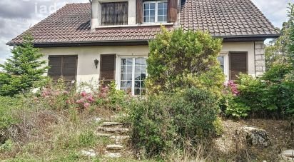 House 6 rooms of 130 m² in Courtenay (45320)