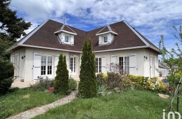 Traditional house 6 rooms of 162 m² in Saint-Aubin-le-Cloud (79450)