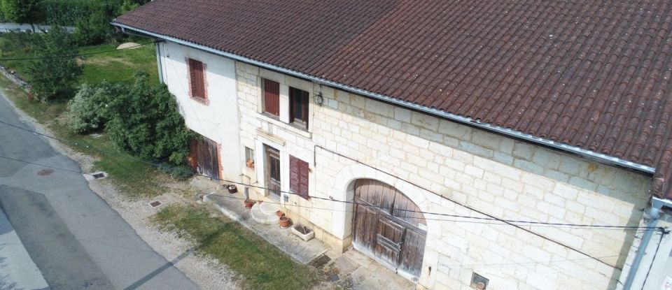 Maison 4 pièces de 120 m² à Challes-la-Montagne (01450)