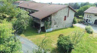 Maison 4 pièces de 120 m² à Challes-la-Montagne (01450)