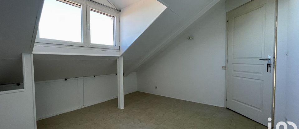 House 6 rooms of 135 m² in Le Tampon (97430)