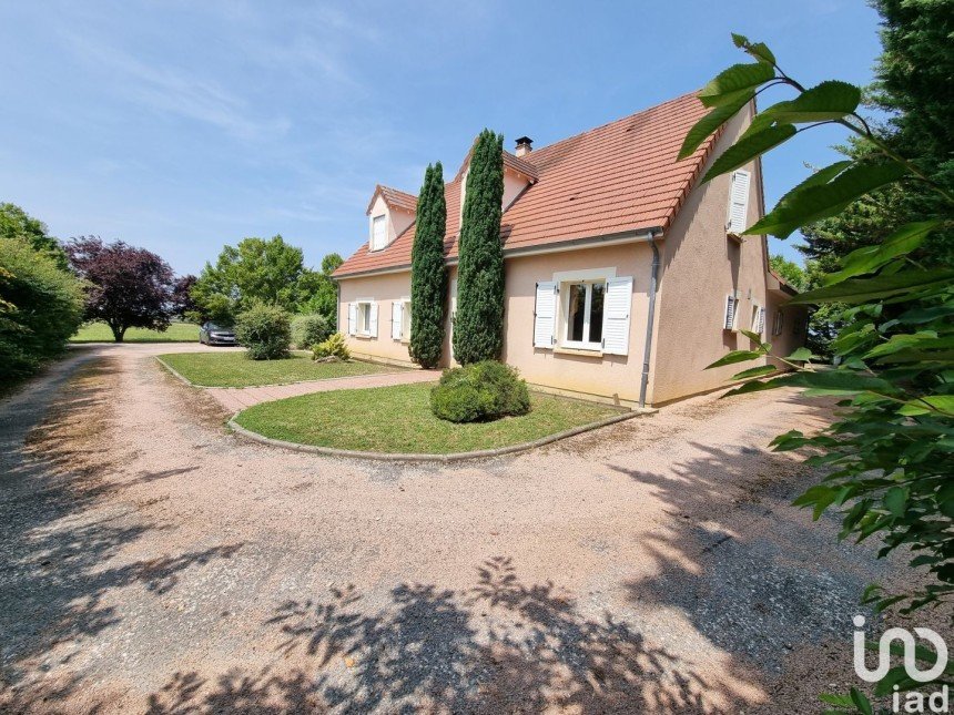 House 6 rooms of 165 m² in Saint-Doulchard (18230)
