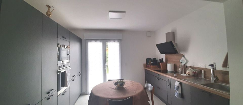 House 8 rooms of 150 m² in La Brosse-Montceaux (77940)