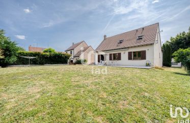 House 6 rooms of 130 m² in Chevry-Cossigny (77173)