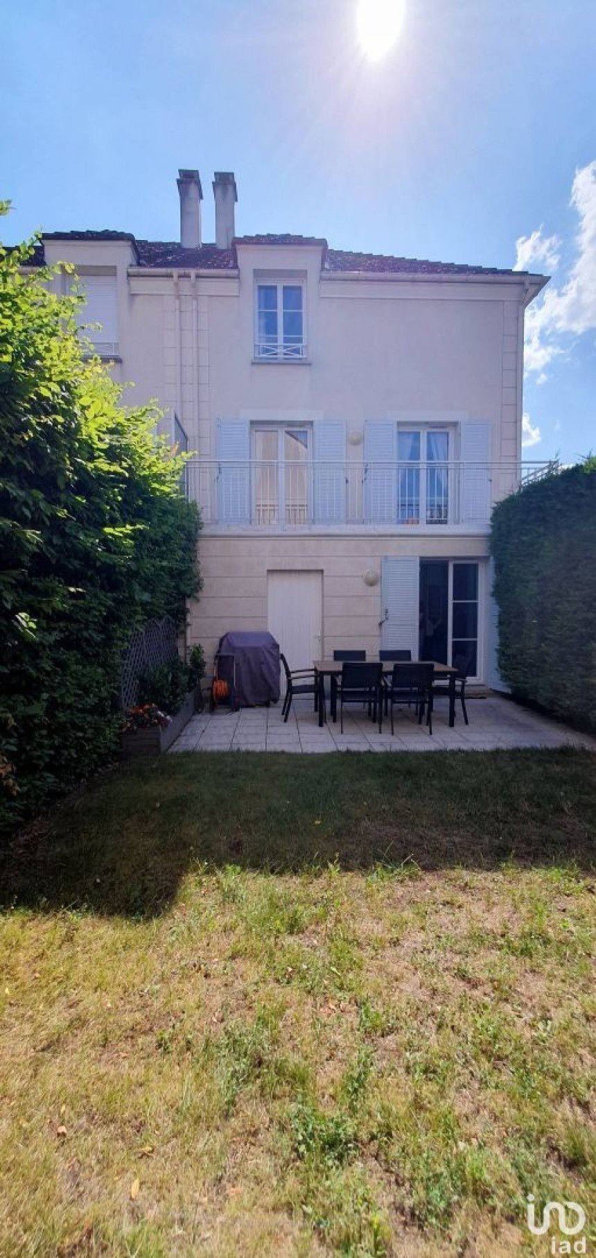 House 6 rooms of 126 m² in Carrières-sur-Seine (78420)