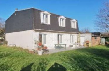 House 6 rooms of 139 m² in Combs-la-Ville (77380)