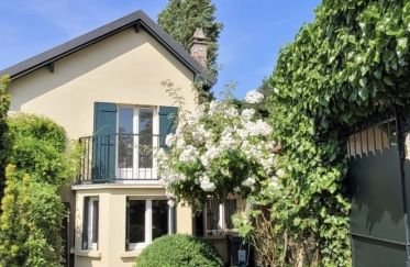 House 5 rooms of 140 m² in Sèvres (92310)