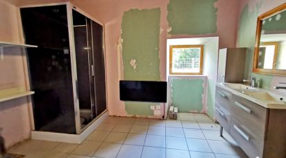 House 5 rooms of 107 m² in Celon (36200)
