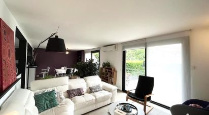 House 6 rooms of 142 m² in Villemomble (93250)