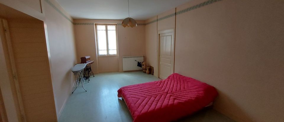 Maison 13 pièces de 324 m² à Clairvaux-les-Lacs (39130)