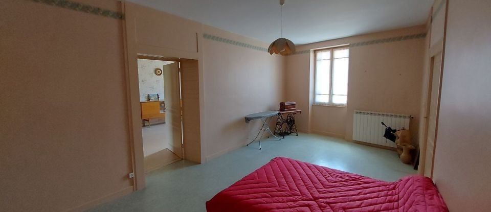 Maison 13 pièces de 324 m² à Clairvaux-les-Lacs (39130)