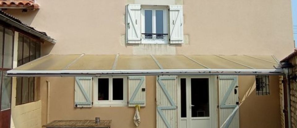 Maison 5 pièces de 125 m² à Neuville-de-Poitou (86170)