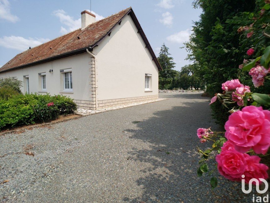 House 4 rooms of 104 m² in Saint-Célerin (72110)