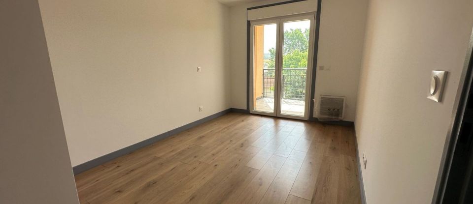 Apartment 3 rooms of 79 m² in Breuillet (91650)