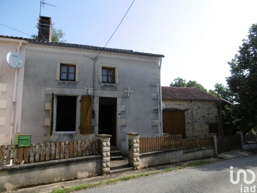 Maison 4 pièces de 87 m² à Bussière-Poitevine (87320)