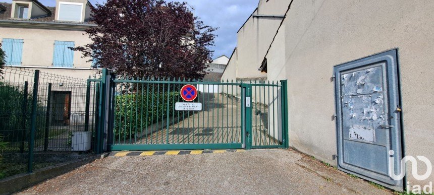 Parking of 14 m² in Triel-sur-Seine (78510)