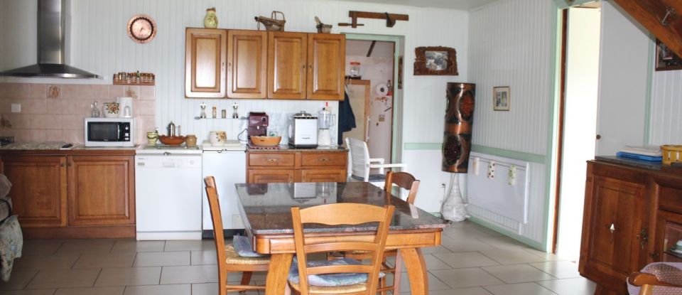 House 4 rooms of 105 m² in Chaudeyrac (48170)