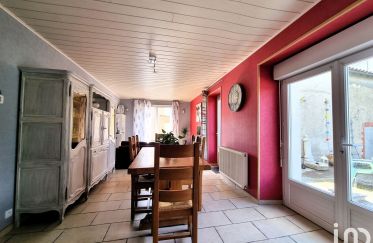 House 8 rooms of 132 m² in Saint Maurice Étusson (79150)