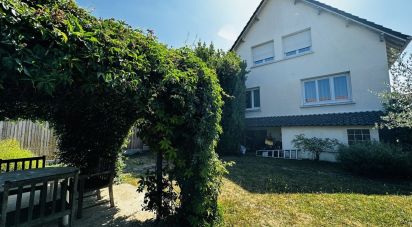 House 8 rooms of 165 m² in Draveil (91210)