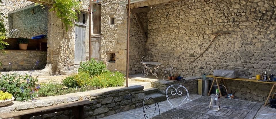 Village house 7 rooms of 154 m² in Sainte-Jalle (26110)