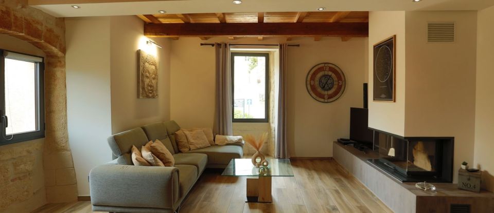 Maison 6 pièces de 185 m² à Rochefort-du-Gard (30650)
