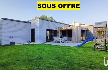 House 5 rooms of 112 m² in Le Parc (50870)