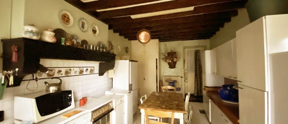 House 5 rooms of 130 m² in Châteauneuf-Val-de-Bargis (58350)