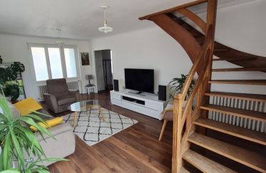 House 6 rooms of 144 m² in Bouzy-la-Forêt (45460)