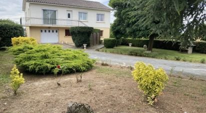 House 5 rooms of 100 m² in Pompaire (79200)