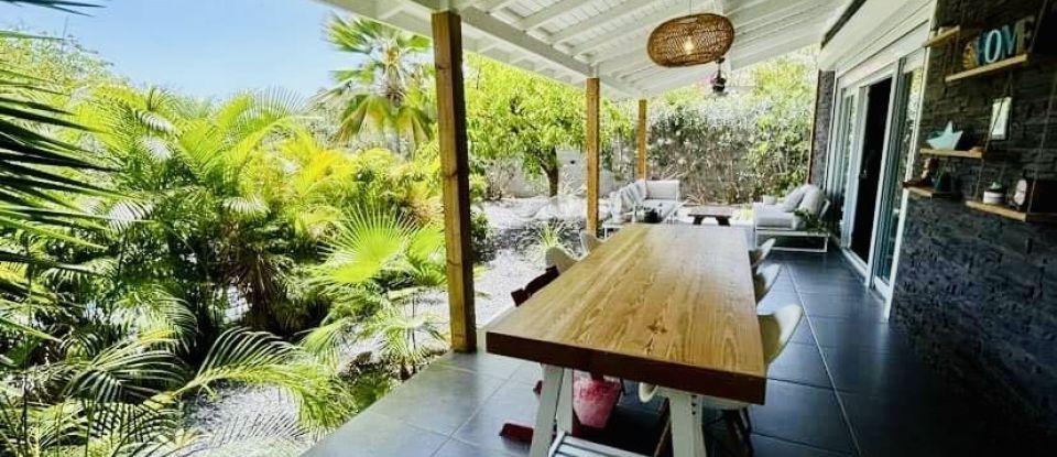 House 4 rooms of 148 m² in Saint-Martin (97150)