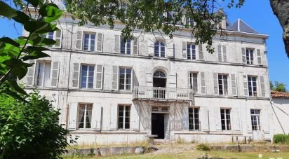 Château 16 pièces de 440 m² à Segonzac (16130)