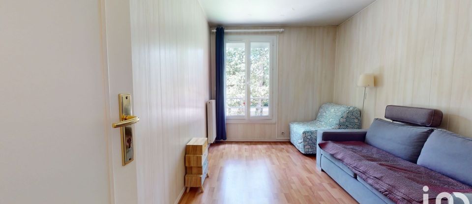 Apartment 3 rooms of 82 m² in Maurepas (78310)
