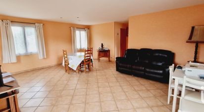 House 4 rooms of 74 m² in Saint-Denis-du-Payré (85580)