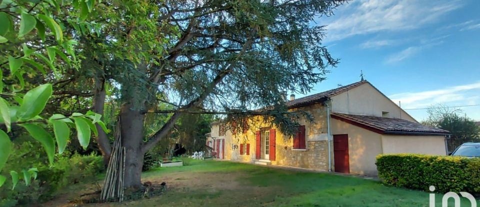 Maison de campagne 10 pièces de 192 m² à Saint-Seurin-de-Prats (24230)