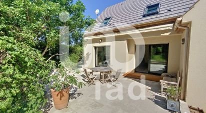 House 6 rooms of 250 m² in Chessy (77700)