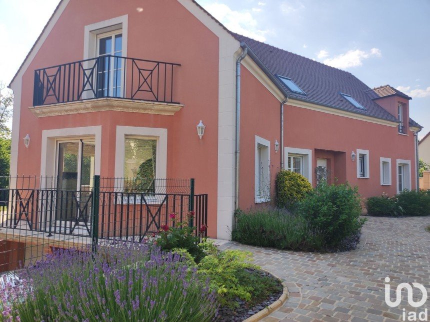 House 7 rooms of 187 m² in Cherisy (28500)