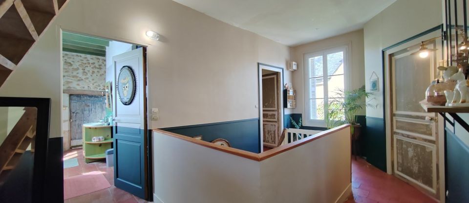 House 9 rooms of 220 m² in Semblançay (37360)