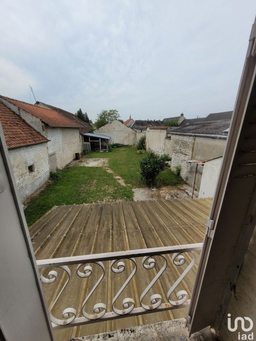 House 5 rooms of 145 m² in Sissonne (02150)