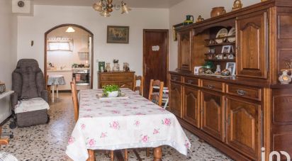 House 4 rooms of 70 m² in Pernes-les-Fontaines (84210)