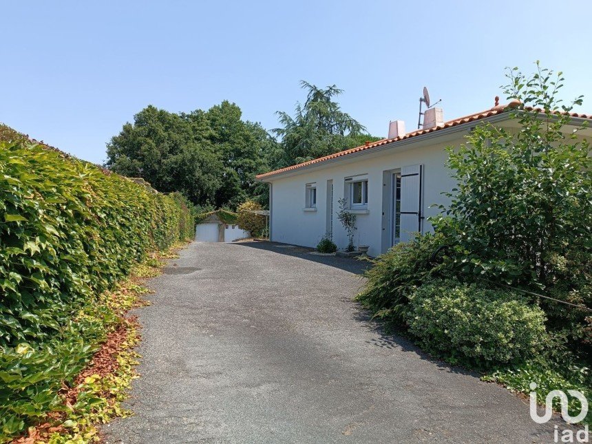 Maison 8 pièces de 153 m² à Landevieille (85220)