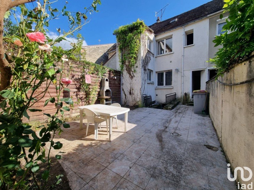House 4 rooms of 90 m² in Moret Loing et Orvanne (77250)