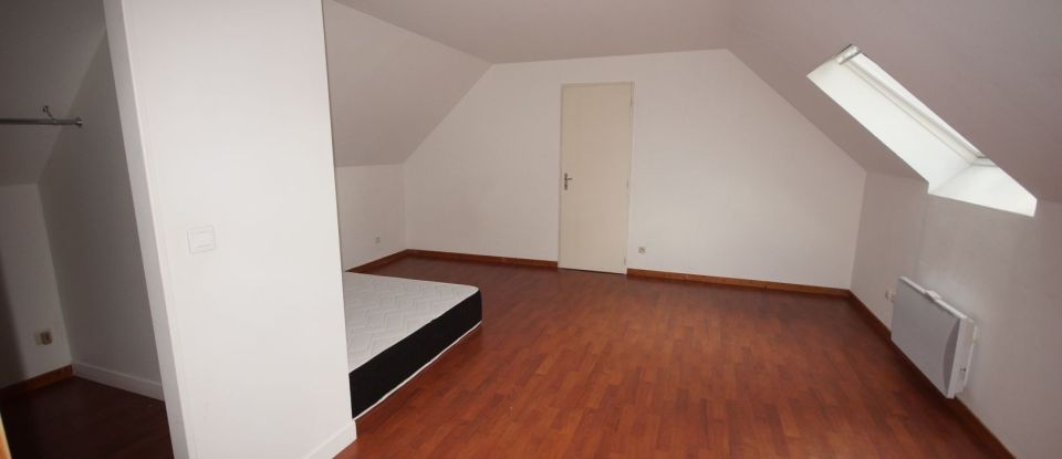 House 7 rooms of 182 m² in Moncé-en-Belin (72230)