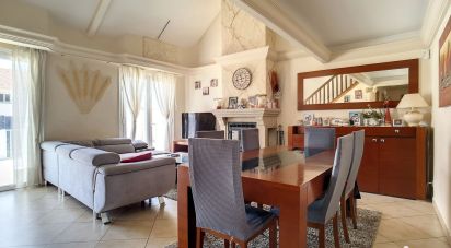 House 6 rooms of 165 m² in Ollainville (91340)