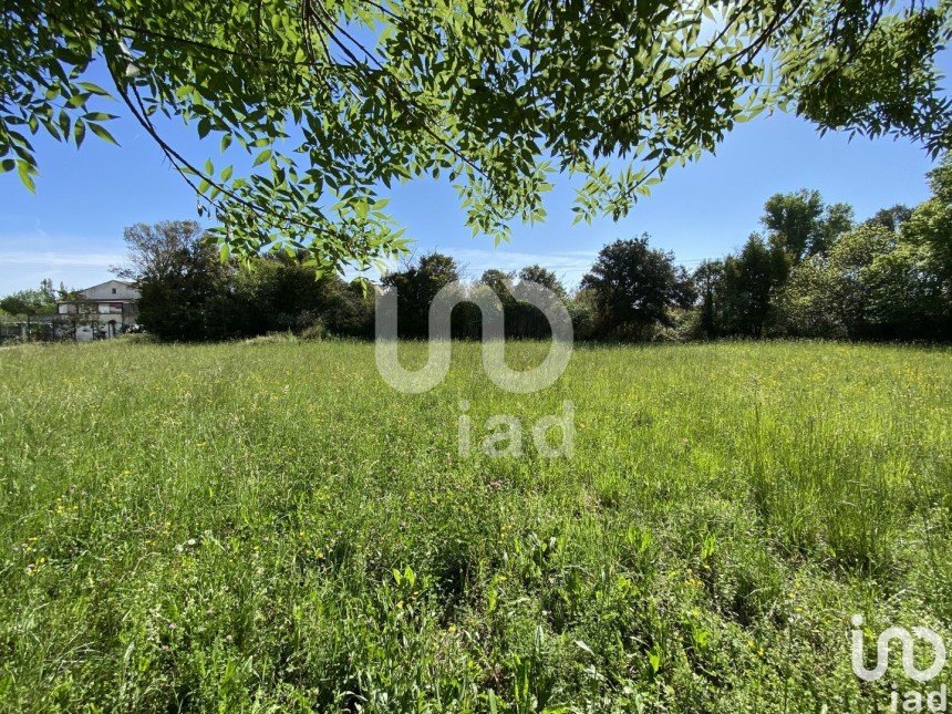 Land of 380 m² in Istres (13118)